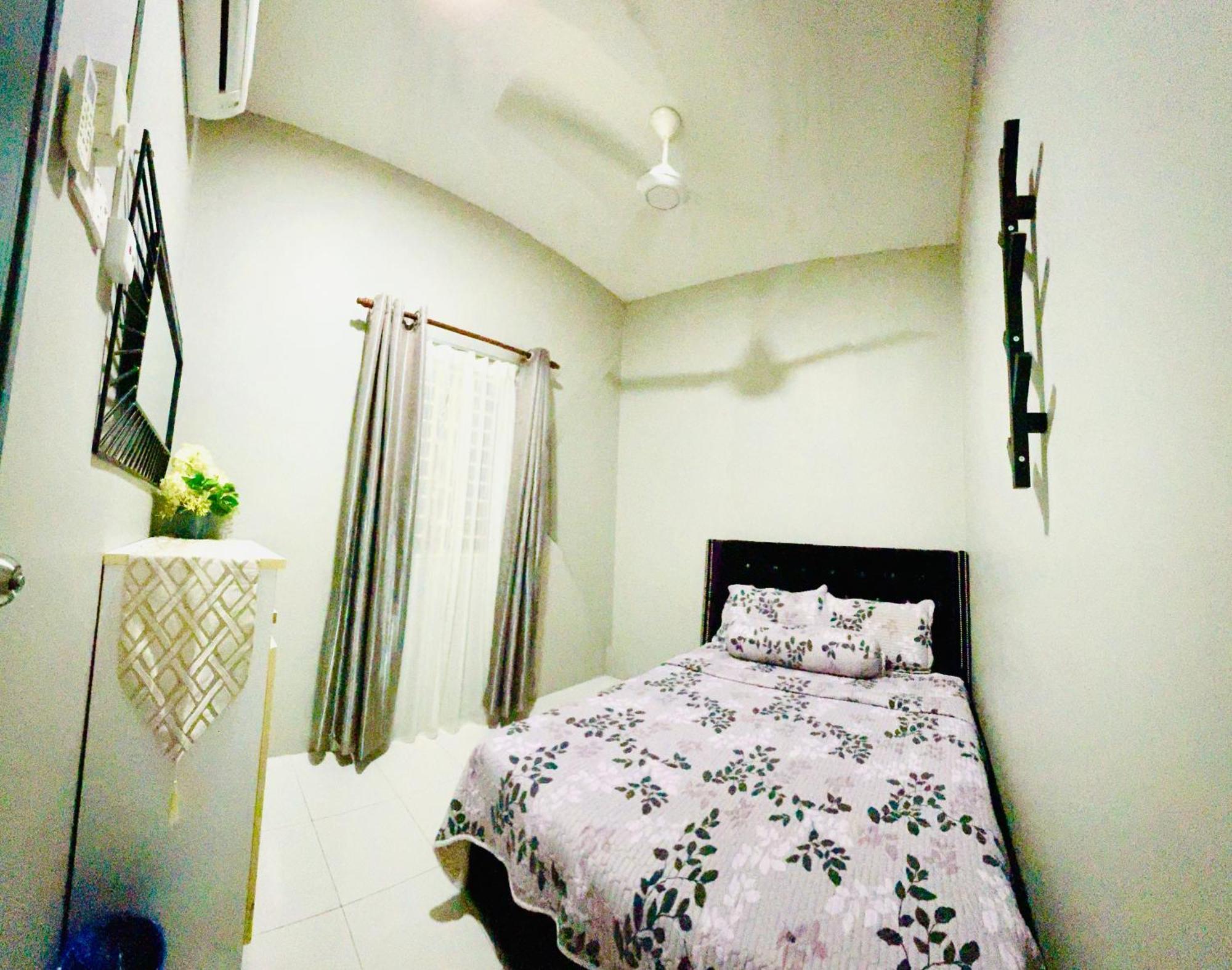 Homestay Dferry Jerantut 4Rooms With Wifi Fully Aircond Exterior photo